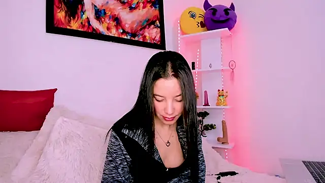 Manuelaa mejiia online show from February 2025 03:20:02 PM