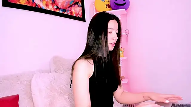 Manuelaa mejiia online show from February 2025 04:14:02 PM