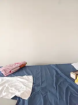 Karii-R online show from December 2025 05:24:02 PM