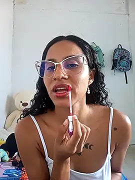 Snapshot of Karii-R chatting on September 2025 05:45:02 PM Karii-R online show from September 2025 05:45:02 PM