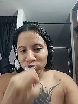 Karii-R online show from June 2026 06:28:01 PM