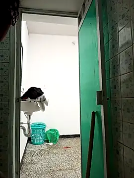 Karii-R online show from November 2025 06:45:02 PM