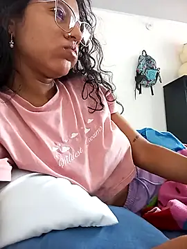 Karii-R online show from November 2025 01:16:02 PM