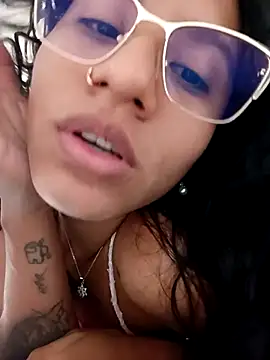 Karii-R online show from November 2025 12:27:02 PM