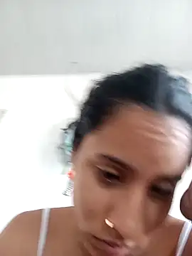 Karii-R online show from November 2025 03:02:01 PM