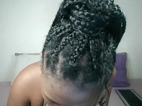 Snapshot of Thickqueenxxx chatting on October 2025 06:17:02 AM Thickqueenxxx online show from October 2025 06:17:02 AM