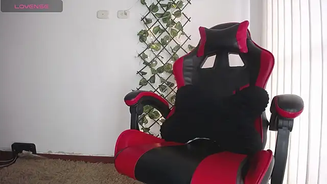 darkviper26 online show from April 2026 07:38:02 PM