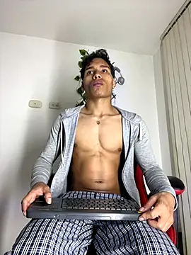 darkviper26 online show from November 2025 03:43:02 AM