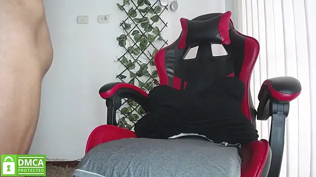 darkviper26 online show from March 2026 01:37:01 PM