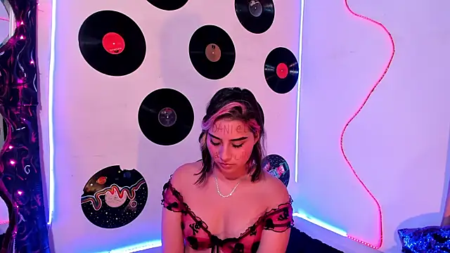 Snapshot of _dahian14_ chatting on January 2025 04:16:02 AM dahian14 online show from January 2025 04:16:02 AM