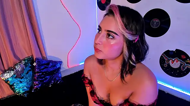 Snapshot of _dahian14_ chatting on January 2025 01:06:01 AM dahian14 online show from January 2025 01:06:01 AM