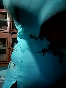 Snapshot of gunjan22 chatting on September 2025 03:00:02 PM gunjan22 online show from September 2025 03:00:02 PM