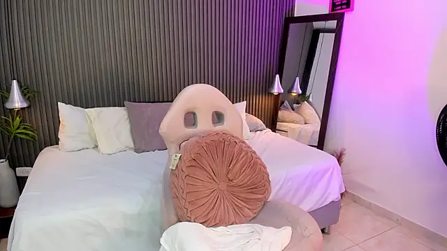 Snapshot of Axel_brunette1 chatting on February 2026 06:26:01 AM Axel brunette1 online show from February 2026 06:26:01 AM