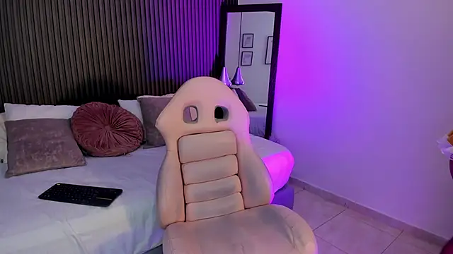 Snapshot of Axel_brunette1 chatting on November 2025 07:35:01 PM Axel brunette1 online show from November 2025 07:35:01 PM