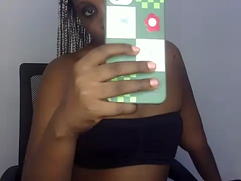 Eastqueen online show from January 2025 11:38:02 AM