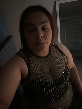 Snapshot of DatBishYouMiss chatting on November 2025 03:43:02 AM DatBishYouMiss online show from November 2025 03:43:02 AM