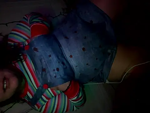 Snapshot of DatBishYouMiss chatting on October 2025 04:32:01 AM DatBishYouMiss online show from October 2025 04:32:01 AM