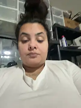 Snapshot of DatBishYouMiss chatting on January 2025 06:07:01 PM DatBishYouMiss online show from January 2025 06:07:01 PM