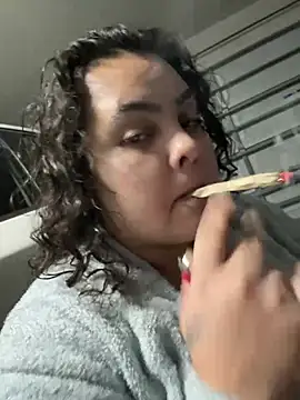 Snapshot of DatBishYouMiss chatting on January 2025 07:40:01 PM DatBishYouMiss online show from January 2025 07:40:01 PM