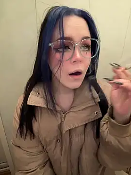 Snapshot of MaddisonHaas chatting on December 2025 12:02:01 AM MaddisonHaas online show from December 2025 12:02:01 AM