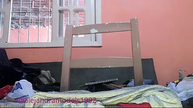 alejandra01 online show from April 2026 03:31:02 PM