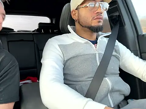 KySir1990 online show from December 2025 02:04:01 PM