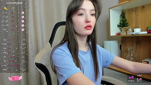 Fairyy Moon online show from February 2025 02:24:01 PM