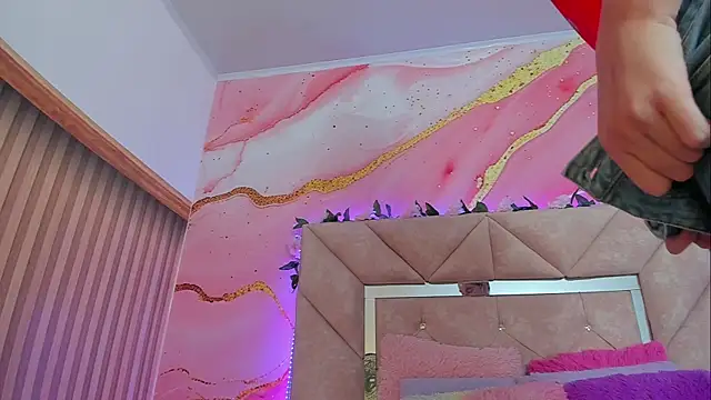 Taylor  cooper online show from September 2025 06:25:02 PM