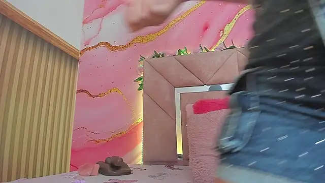 Taylor  cooper online show from February 2026 06:40:02 PM