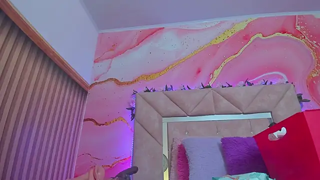 Taylor  cooper online show from October 2025 06:40:01 PM