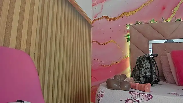 Taylor  cooper online show from February 2026 06:30:02 PM