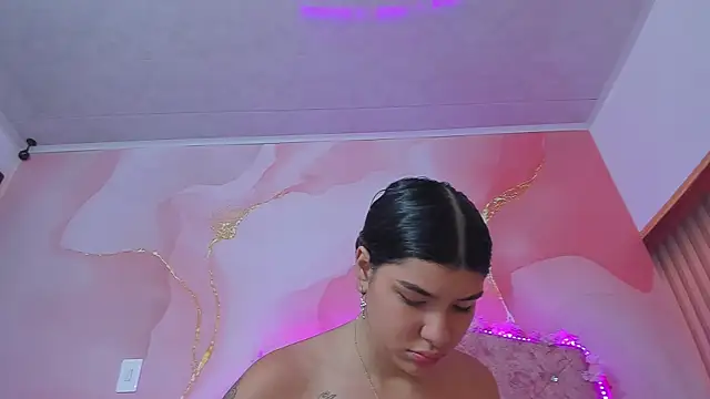 Taylor  cooper online show from September 2025 06:58:02 PM