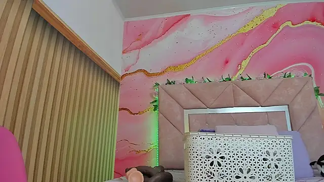 Taylor  cooper online show from April 2026 06:34:02 PM