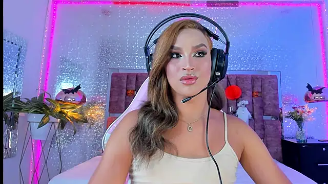 KylieVictoria online show from October 2025 04:25:01 AM