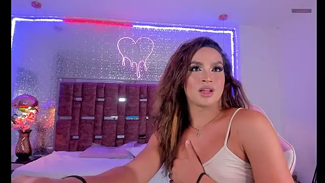 KylieVictoria online show from September 2025 02:10:01 AM