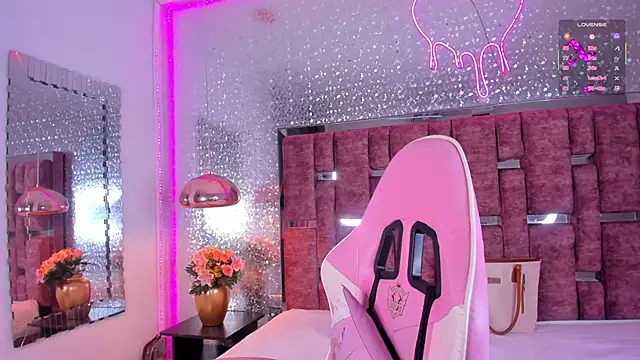 KylieVictoria online show from November 2025 04:59:01 AM