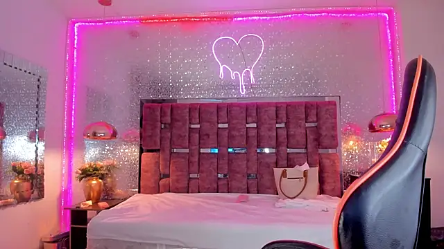 KylieVictoria online show from November 2025 04:28:01 AM