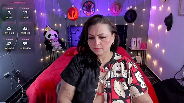 Snapshot of Ivonnee__ chatting on November 2025 07:31:02 AM Ivonnee online show from November 2025 07:31:02 AM