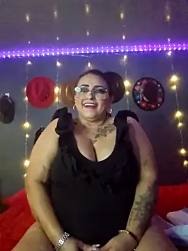 Snapshot of Ivonnee__ chatting on March 2025 08:27:01 AM Ivonnee online show from March 2025 08:27:01 AM