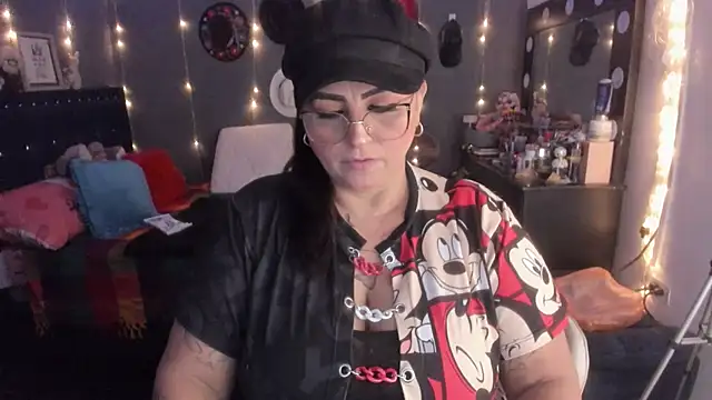 Snapshot of Ivonnee__ chatting on March 2025 03:47:01 AM Ivonnee online show from March 2025 03:47:01 AM