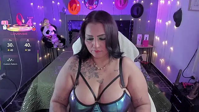 Snapshot of Ivonnee__ chatting on January 2026 10:35:02 PM Ivonnee online show from January 2026 10:35:02 PM