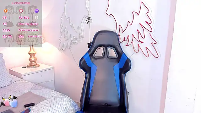 Snapshot of KimRusso_ chatting on December 2024 12:44:02 PM KimRusso online show from December 2024 12:44:02 PM