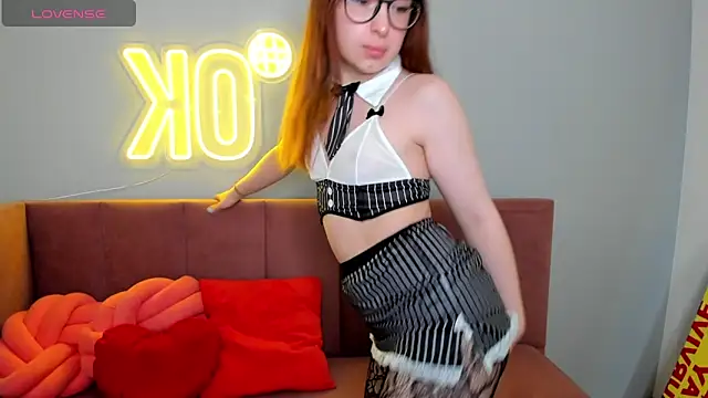 KetrinWhite online show from May 2026 01:29:01 AM