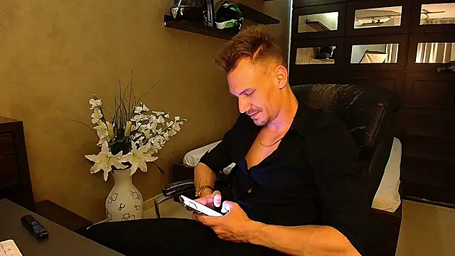 MateoBenjaminX online show from March 2025 05:01:01 PM