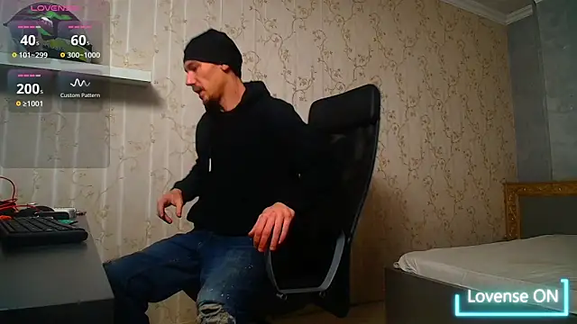 Snapshot of MateoBenjaminX chatting on November 2025 06:24:02 AM MateoBenjaminX online show from November 2025 06:24:02 AM