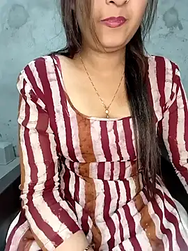 Shanaya Hotty online show from January 2025 12:01:01 AM