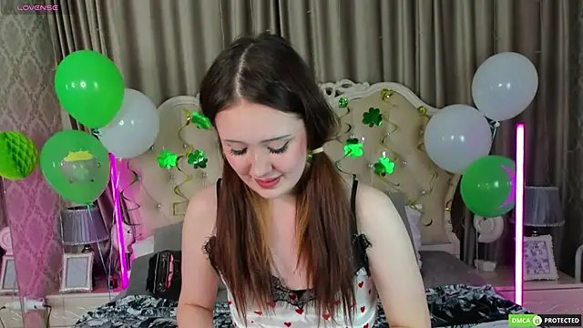 MiriaamWhite online show from March 2025 06:56:01 PM
