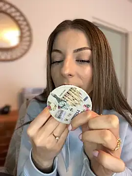 Mia Ethan online show from November 2025 11:26:01 AM