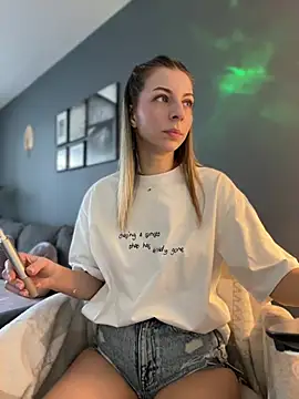 Mia Ethan online show from July 2026 11:38:01 AM