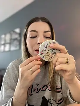 Mia Ethan online show from April 2026 10:11:01 AM